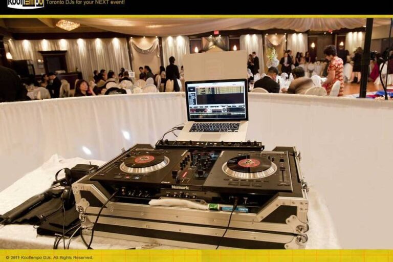 How a Corporate Event DJ Toronto Enhances Brand Image and Engagement