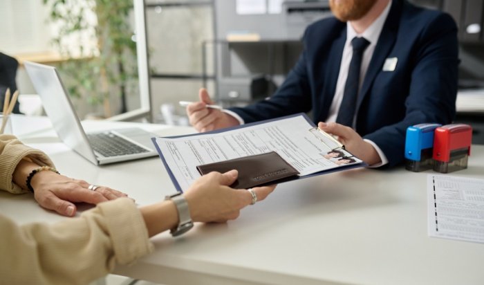 When Should I Consult an Immigration Lawyer Nearby?
